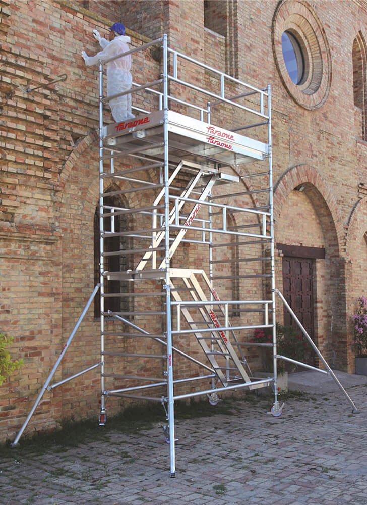 Rusztowanie Faraone Top System ze schodami