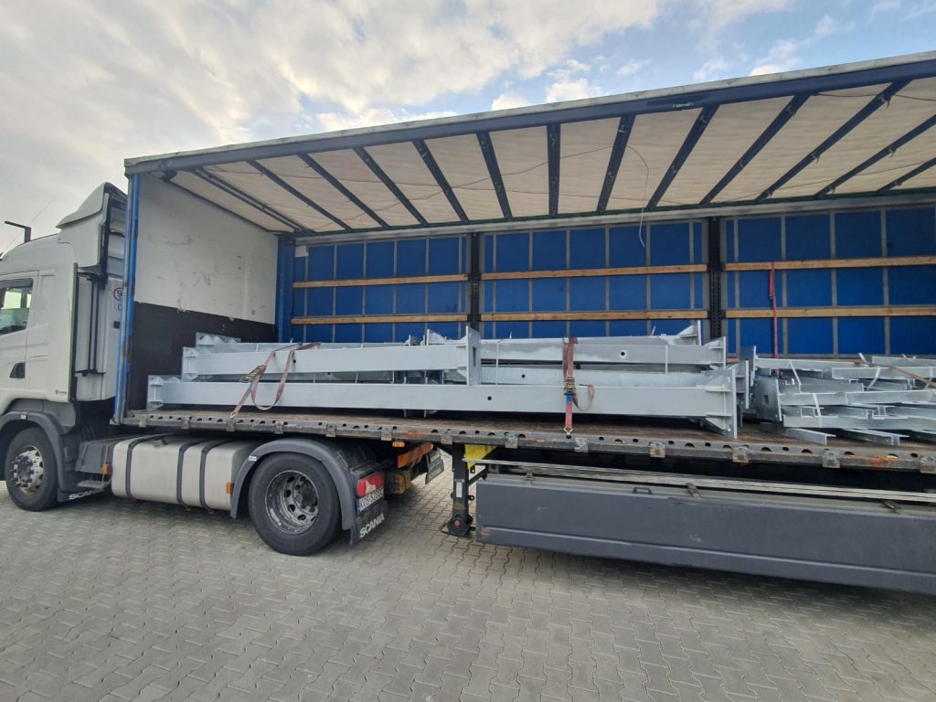 Konstrukcje stalowe, słupy ocynkowane, spawanie