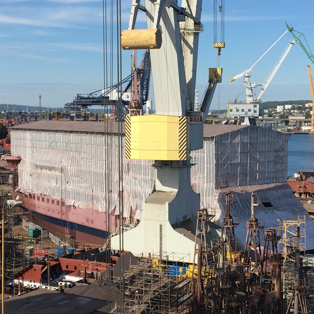 Rusztowanie SKYER - dach modułowy Zadaszenie sekcji - stocznia Dach kasetonowy Zadaszenie na rusztowaniu SKYER