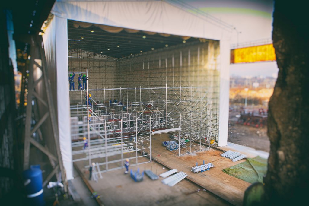 Rusztowanie SKYER - dach modułowy Hala tymczasowa z rusztowań Dach kasetonowy Zadaszenie na rusztowaniu SKYER