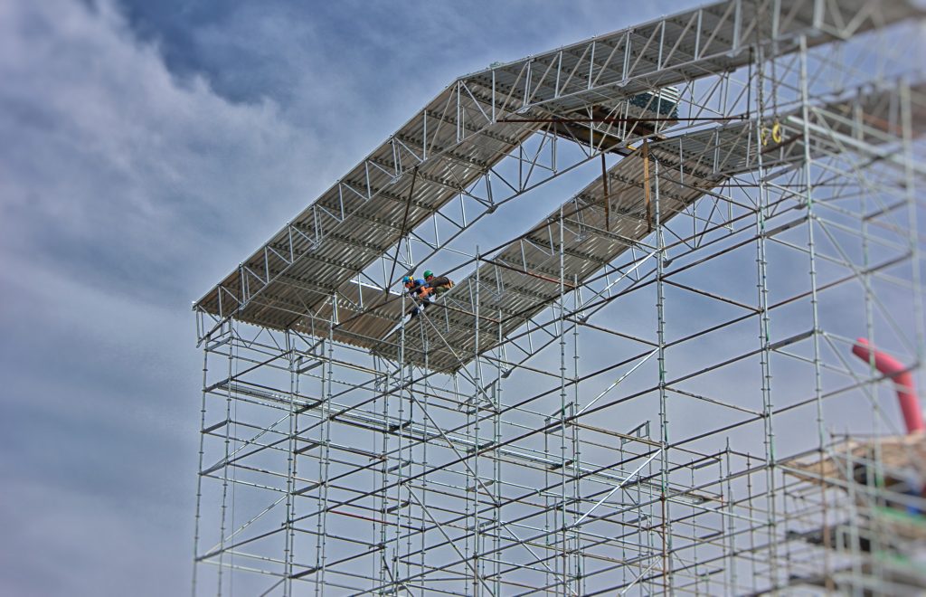 Rusztowanie SKYER - dach modułowy Dach kasetonowy Zadaszenie na rusztowaniu SKYER