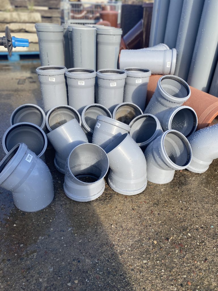 Kolana oraz kształtki kanalizacja wewnętrzna