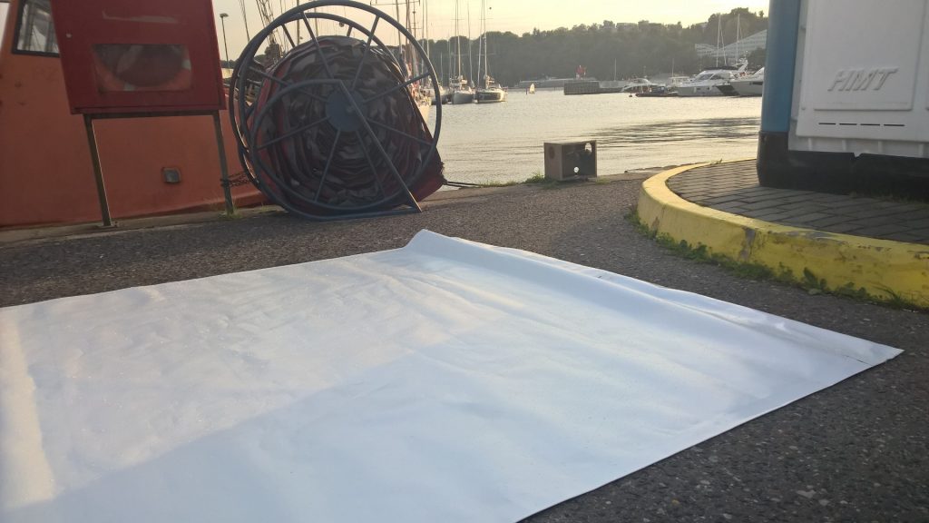 Plandeki kederowe na wymiar