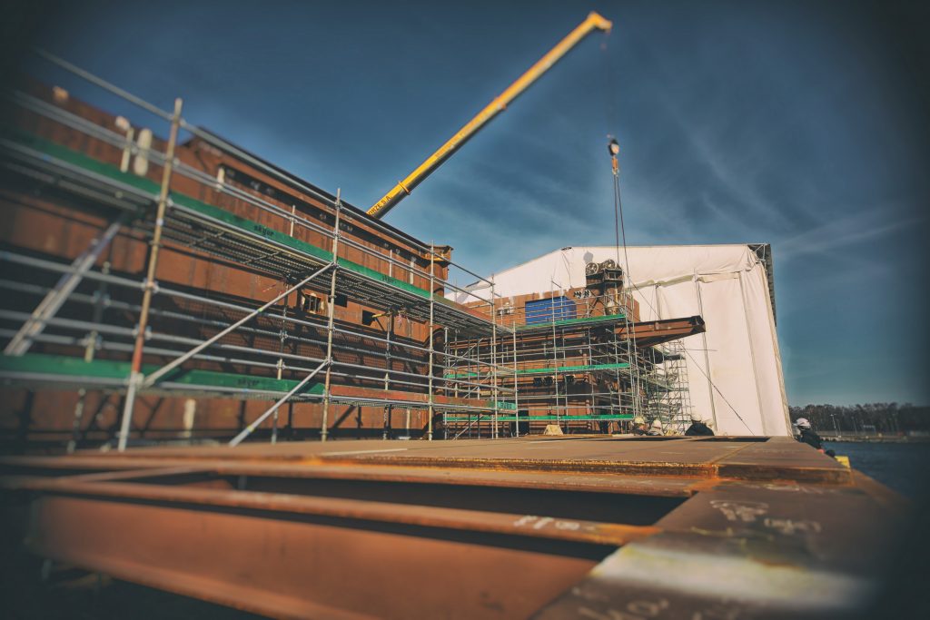 Bezpieczny montaż rusztowania